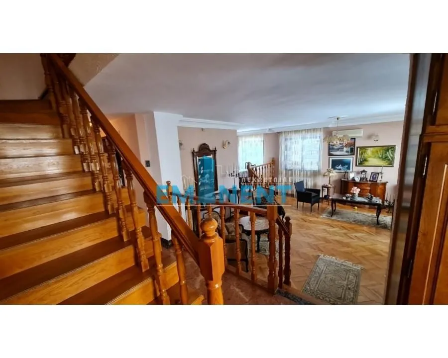 Sale, house, 415m², Savski Venac, Beograd