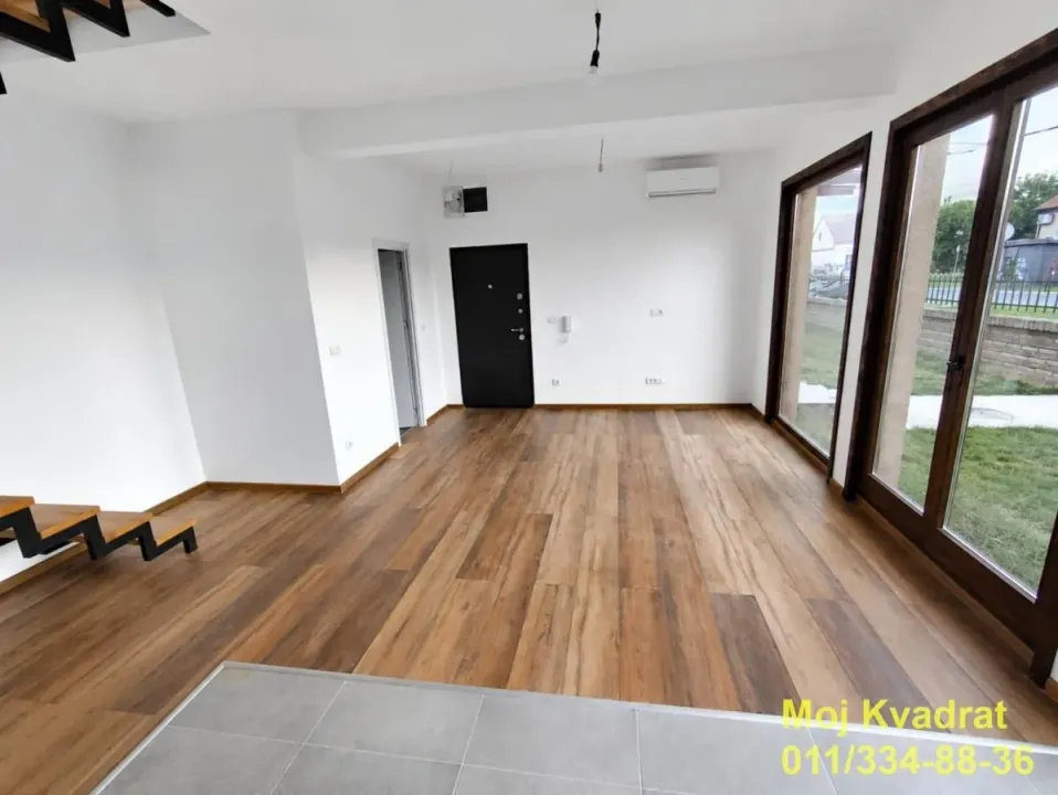 Prodaja, četvorosoban stan, 86m², Borča 1, Borča Sve Podlokacije