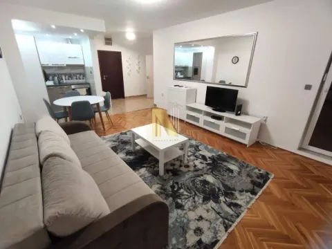 Izdavanje, dvosoban stan, 50m², Bulevar Oslobodjenja, Novi Sad Sve Podlokacije - image 2