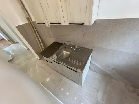 Izdavanje, poslovni prostor, 61m², Centar, Podgorica - image 13