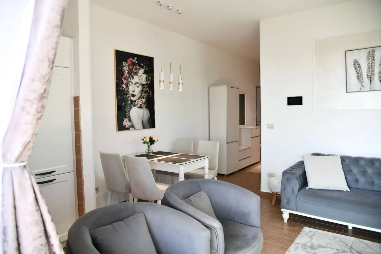 Prodaja, dvosoban stan, 72m², Bečići, Budva