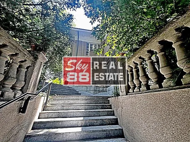Izdavanje, kuća, 375m², Senjak, Beograd
