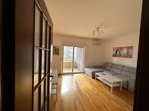 Rent, one bedroom apartment, 50m², City Kvart, Podgorica - image 2