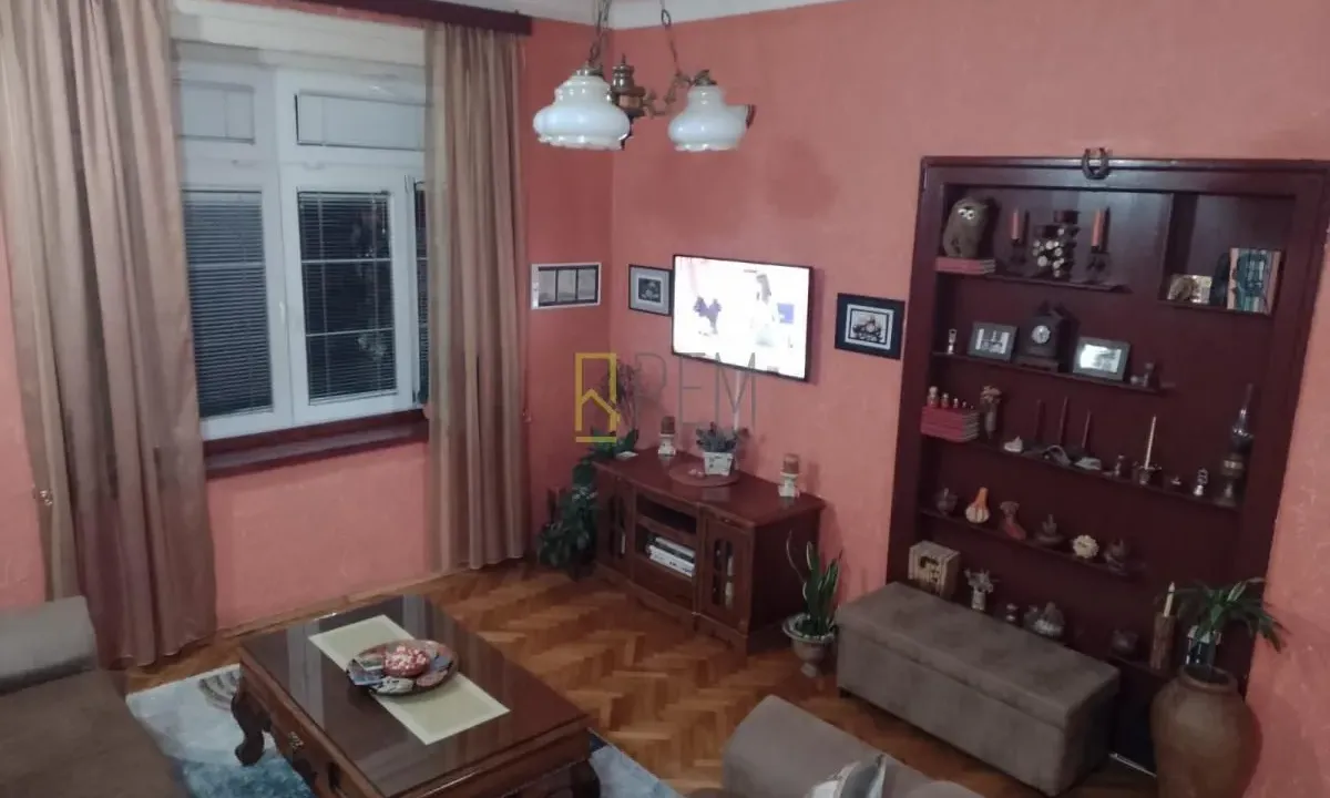 Prodaja, trosoban stan, 100m², Cetinje, Crna Gora