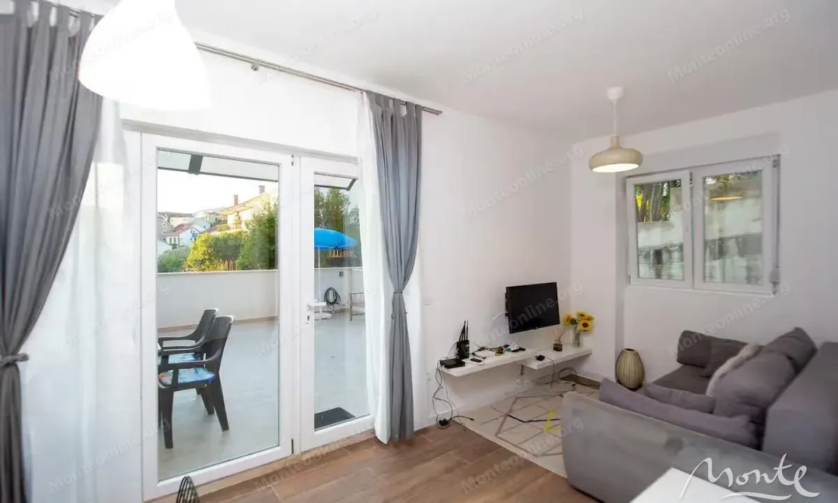 Prodaja, jednosoban stan, 62m², Kalimanj, Tivat