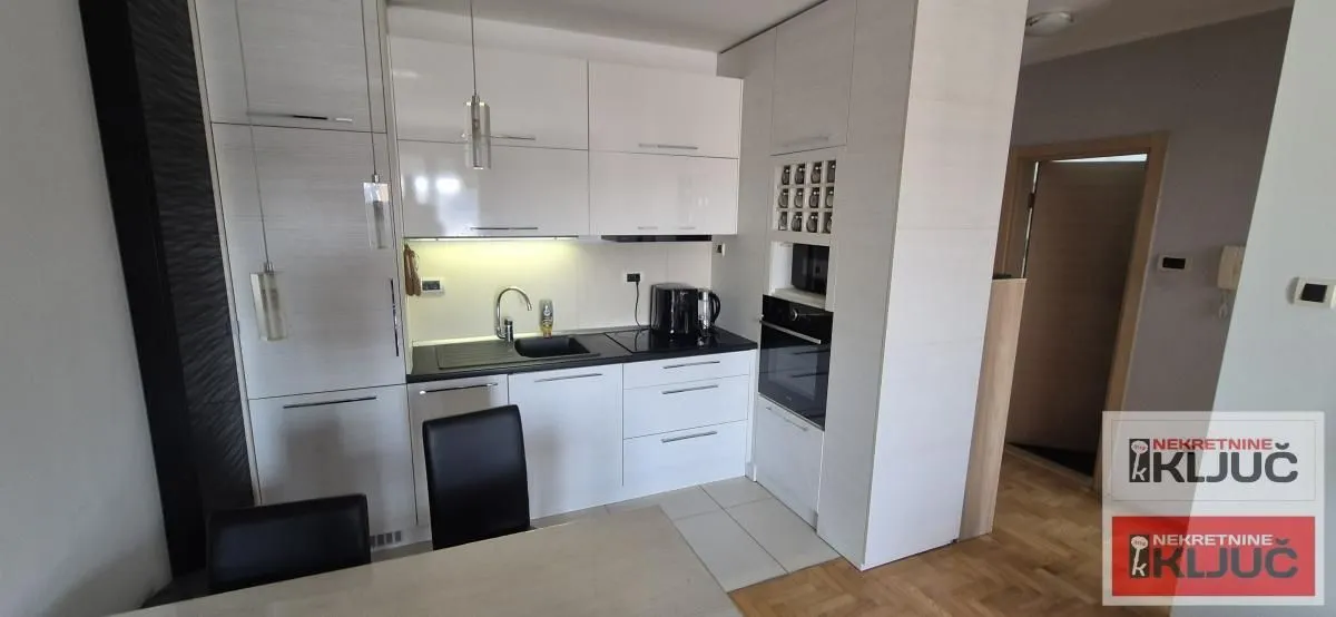Prodaja, dvosoban stan, 42m², Bulevar Evrope, Novi Sad Sve Podlokacije