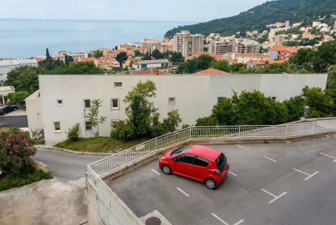 Sale, two bedroom apartment, 41m², Petrovac, Budva - image 5