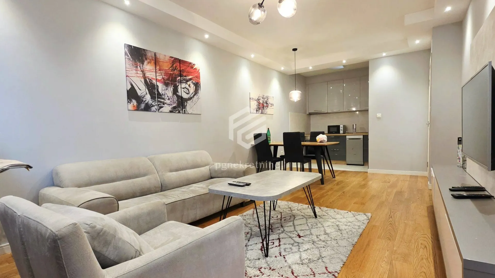 Izdavanje, jednosoban stan, 50m², Central Point, Podgorica