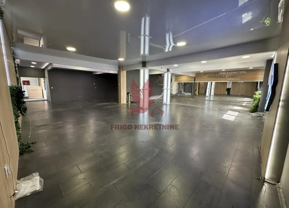Sale, office space, 200m², Mladenovac, Beograd