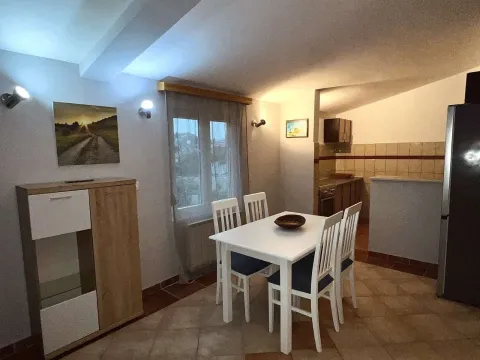 Izdavanje, četvorosoban stan, 130m², Zabjelo, Podgorica - image 12