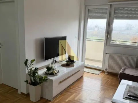 Izdavanje, jednosoban stan, 39m², Bulevar Evrope, Novi Sad Sve Podlokacije - image 3