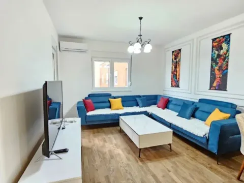 Rent, one bedroom apartment, 450m², Stari Aerodrom, Podgorica - image 2
