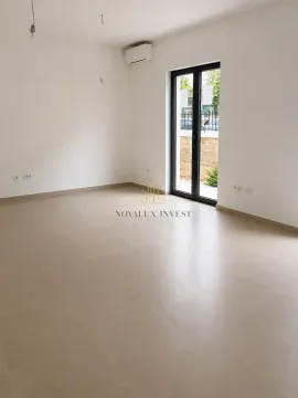 Rent, office space, 80m², Dobrota, Kotor - image 9