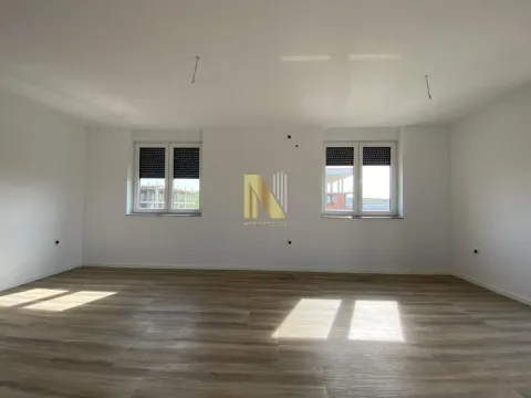 Prodaja, trosoban stan, 122m², Karagača, Petrovaradin - image 3