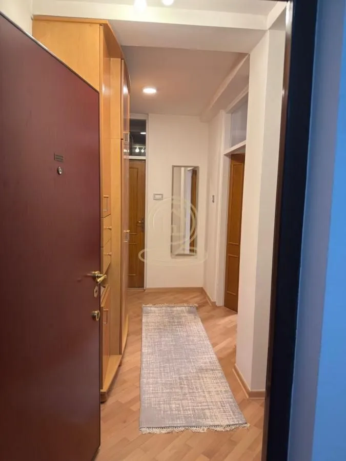 Izdavanje, dvosoban stan, 55m², Đeram Pijaca, Beograd