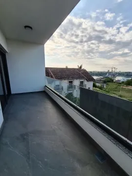 Prodaja, četvorosoban stan, 140m², Sremska Kamenica, Petrovaradin - image 16