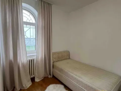 Rent, four bedroom apartment, 135m², Savski Venac, Beograd - image 13