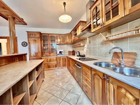 Rent, two bedroom apartment, 100m², Kalimanj, Tivat - image 10