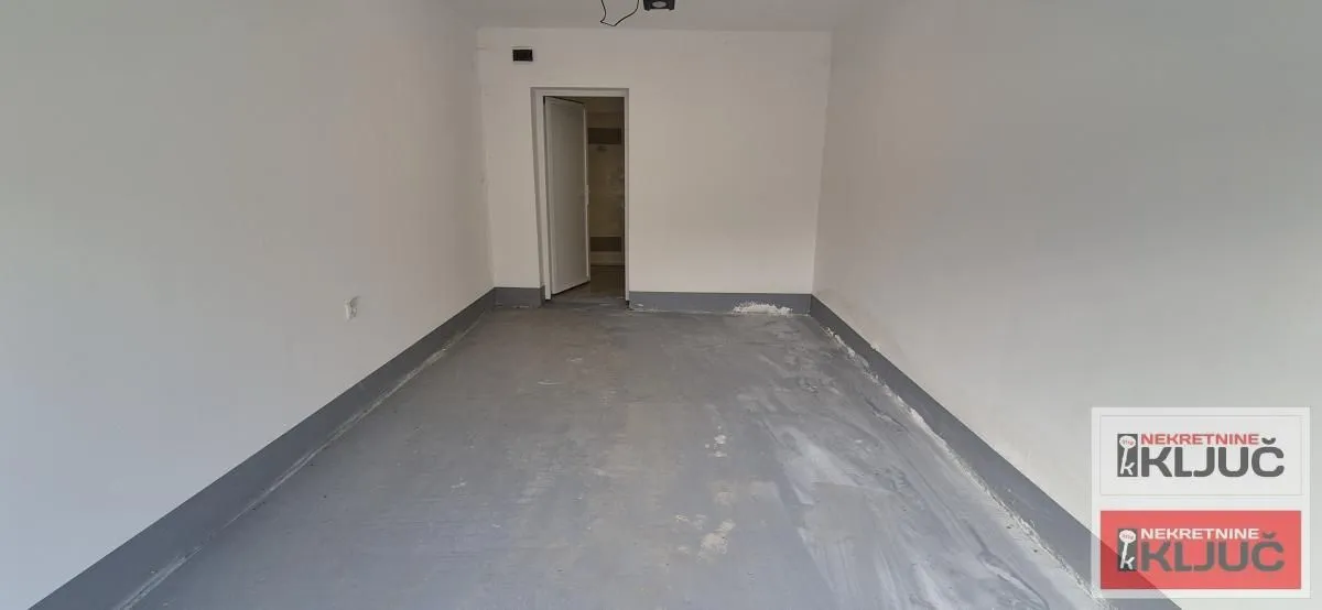 Prodaja, četvorosoban stan, 130m², Novo naselje, Novi Sad