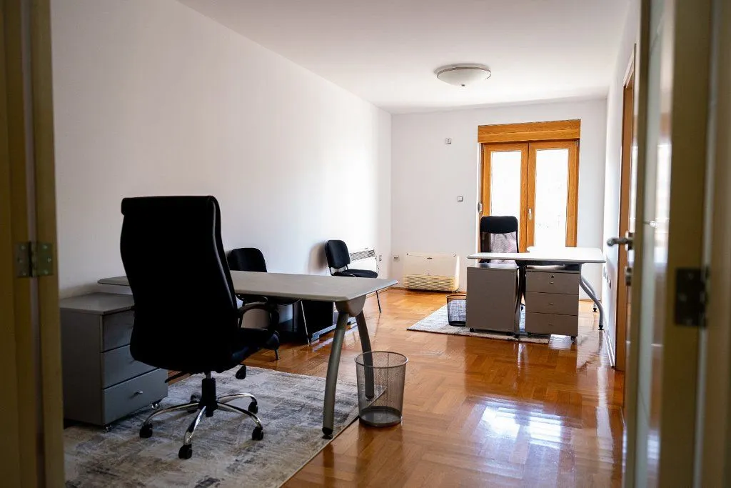 Rent, office space, 52m², Preko Morače, Podgorica