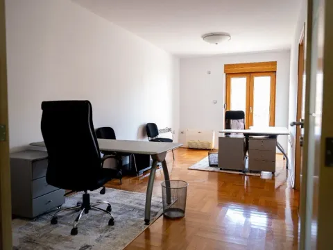 Poslovni prostor in Preko Morače