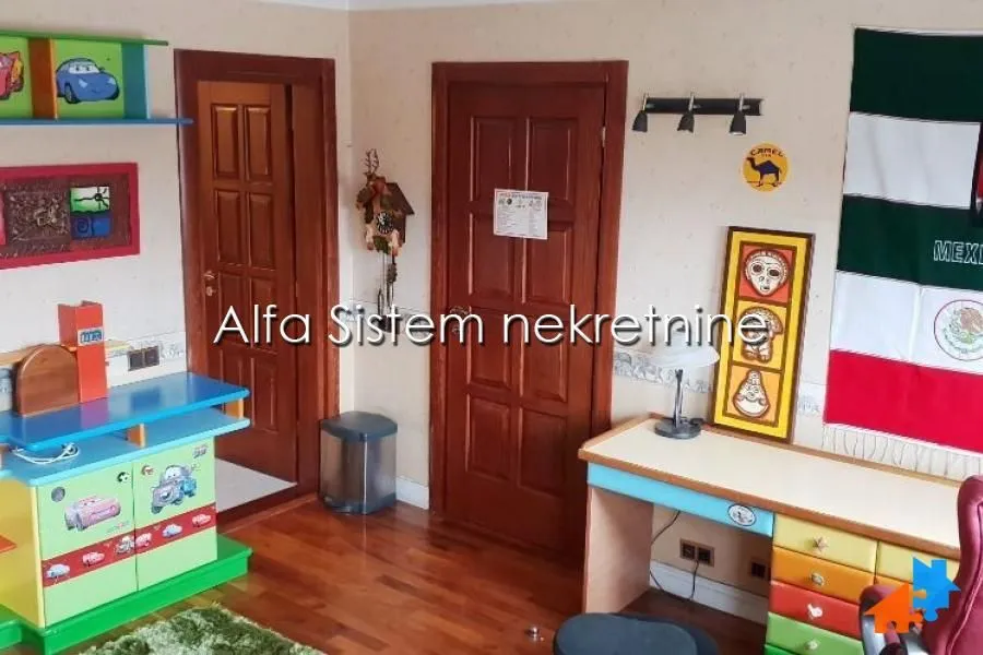Izdavanje, stan, 200m², Novi Beograd Blok 1 Fontana, Novi Beograd Sve Podlokacije