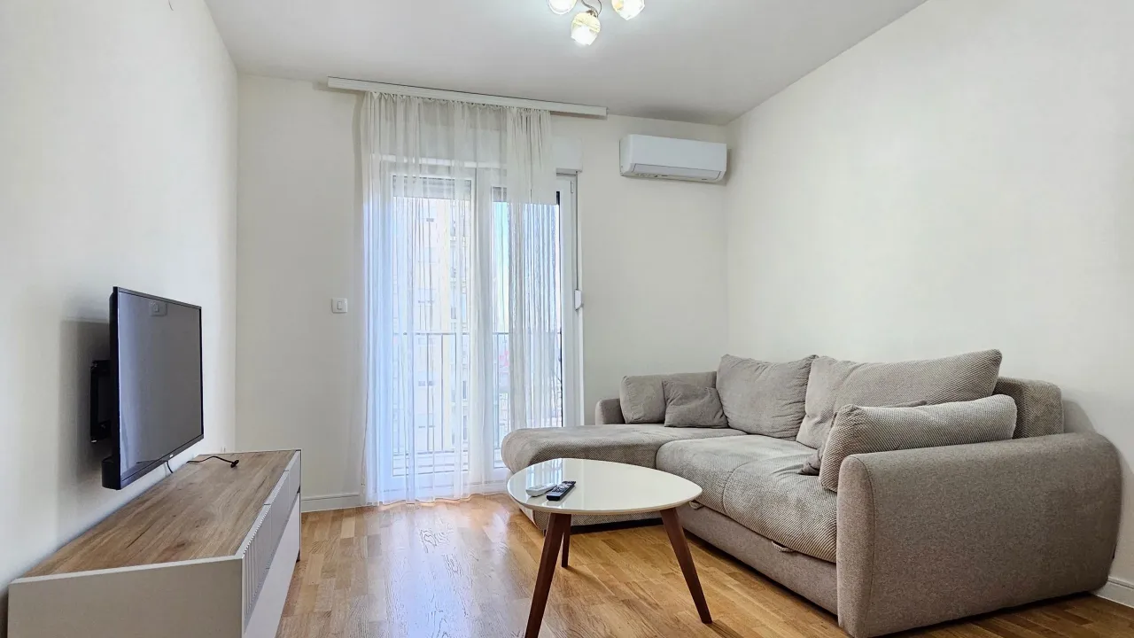 Rent, one bedroom apartment, 42m², Pobrežje, Podgorica