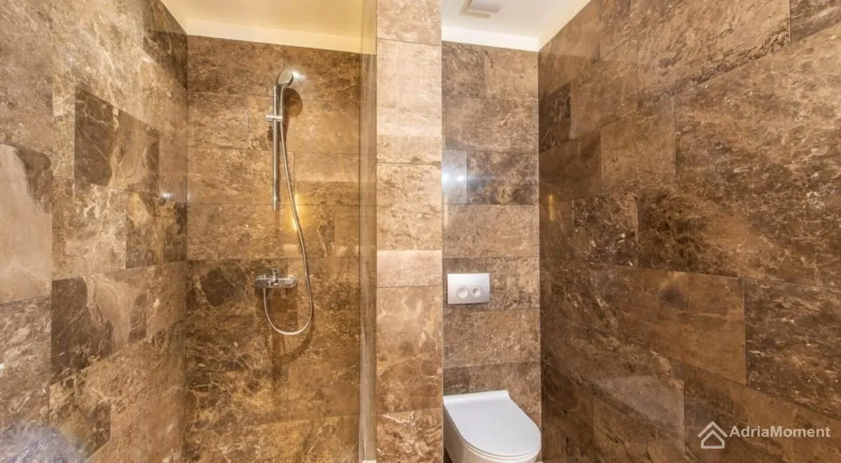 Sale, two bedroom apartment, 160m², Prčanj, Kotor