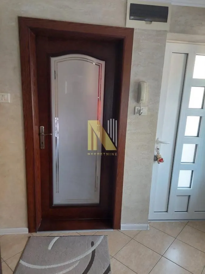 Prodaja, kuća, 102m², Cara Dušana, Novi Sad Sve Podlokacije