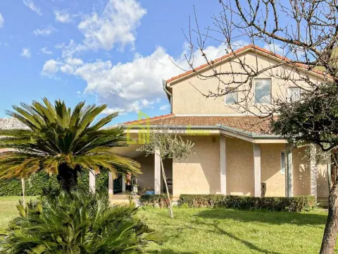 Sale, house, 128m², Centar, Bar - image 2