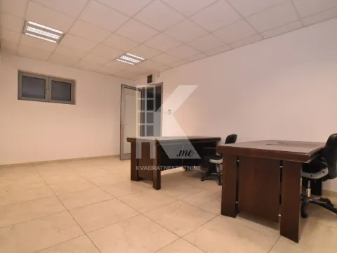 Rent, office space, 155m², Stari Aerodrom, Podgorica - image 25