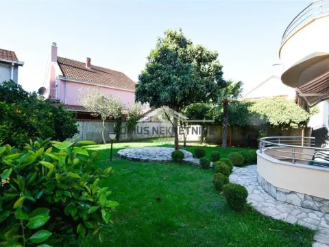 Izdavanje, kuća, 200m², Donja Gorica, Podgorica - image 5