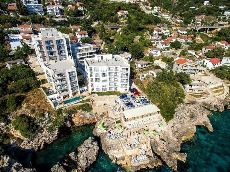 Izdavanje, dvosoban stan, 87m², Dobra Voda, Bar