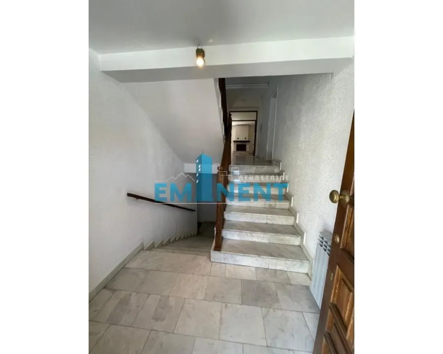 Izdavanje, kuća, 600m², Voždovačka Crkva, Voždovac Sve Podlokacije