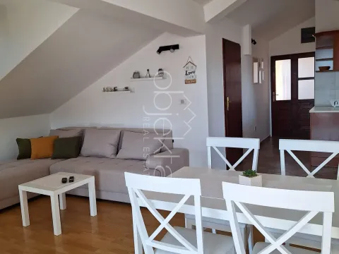 Izdavanje, stan, 80m², Tivat, Crna Gora - image 1