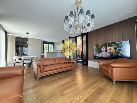 Izdavanje, kuća, 230m², Gornja Gorica, Podgorica - image 4