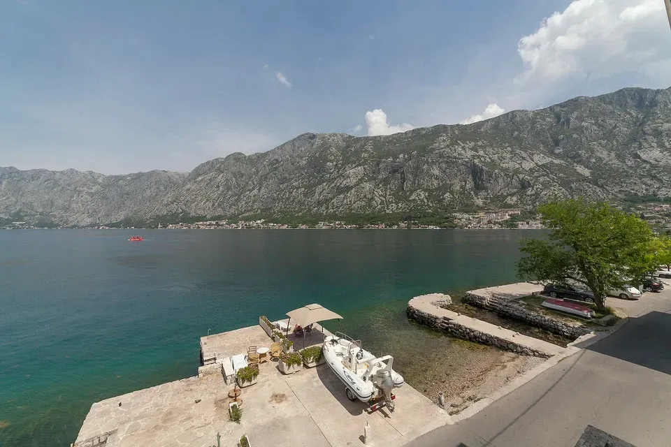 Prodaja, kuća, 450m², Prčanj, Kotor