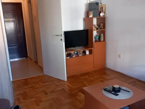 Izdavanje, garsonjera, 28m², Bulevar Oslobodjenja, Novi Sad Sve Podlokacije - image 4