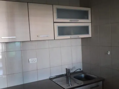 Izdavanje, jednosoban stan, 45m², Blok 5, Podgorica - image 5