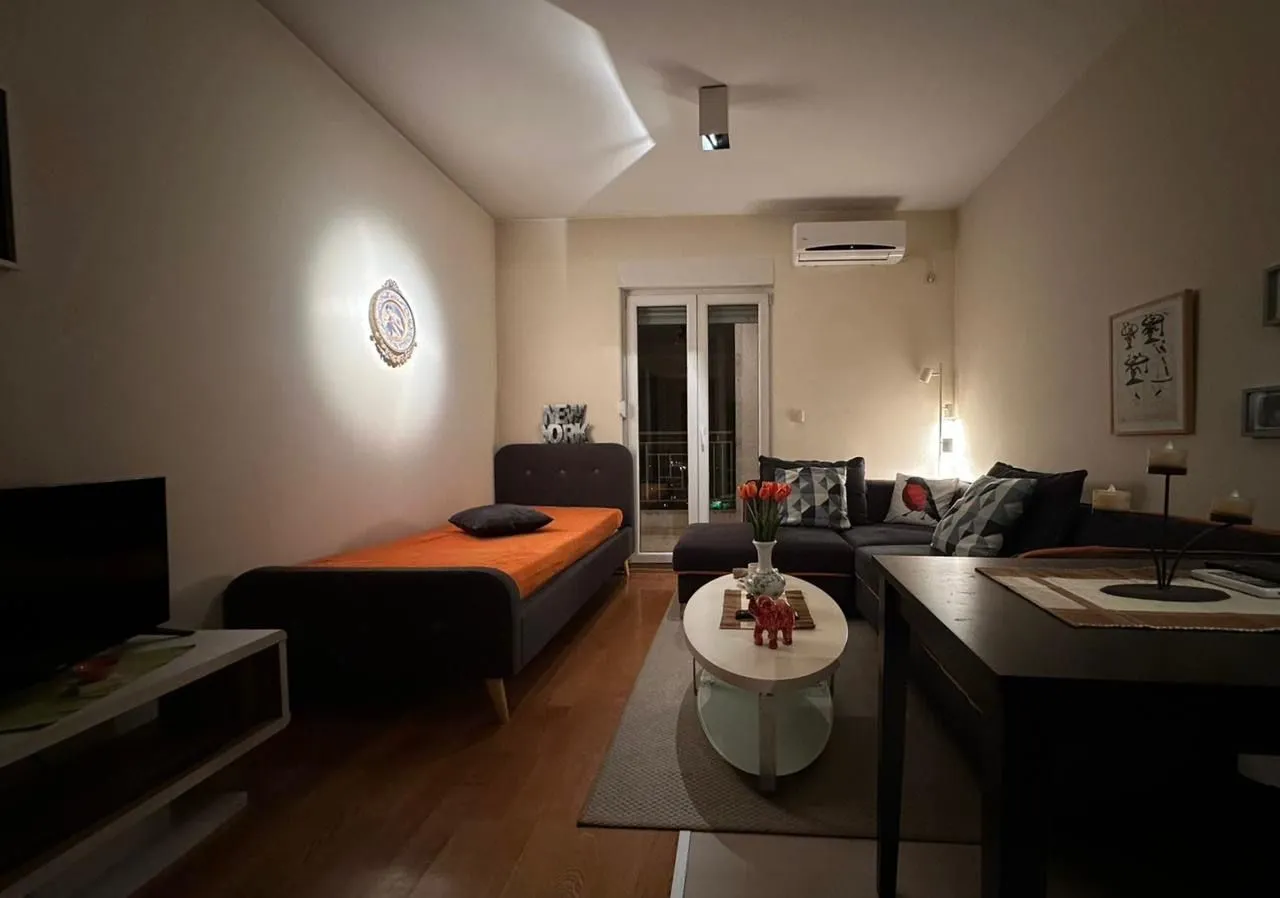 Rent, studio apartment, 29m², Blok 6, Podgorica