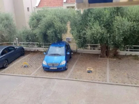 Izdavanje, dvosoban stan, 81m², Pržno, Budva - image 10