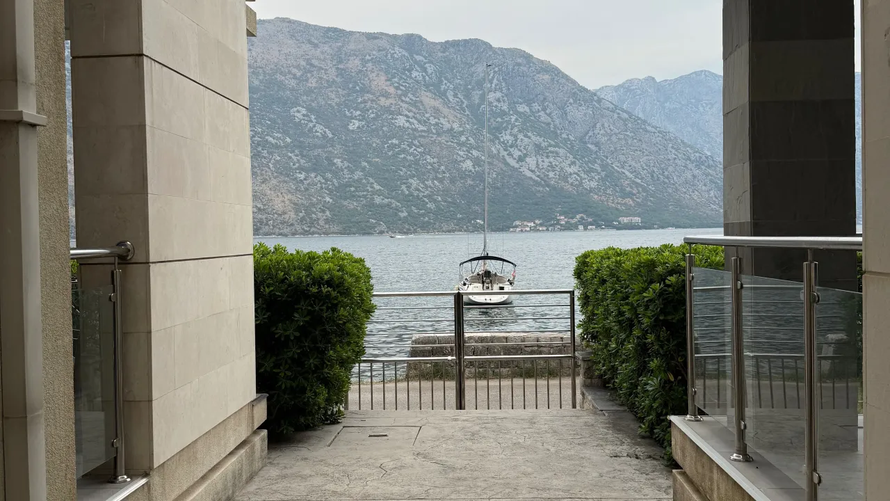 Rent, two bedroom apartment, 90m², Donji Stoliv, Kotor