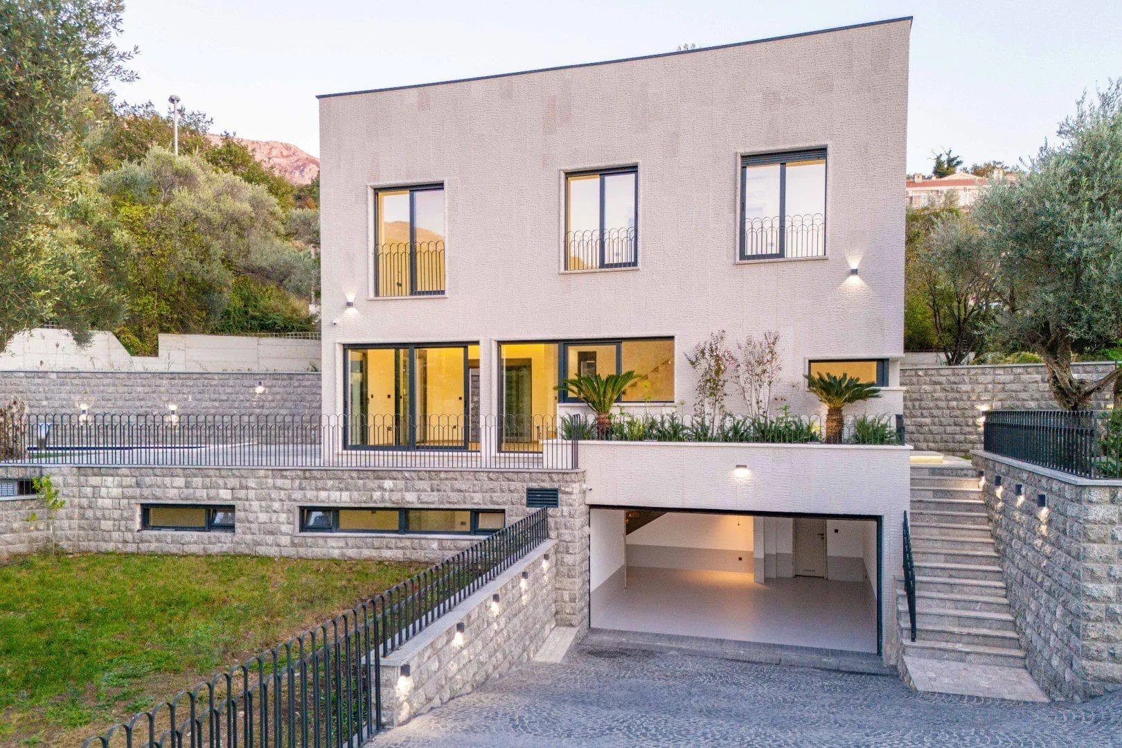Sale, house, 240m², Kamenovo, Budva