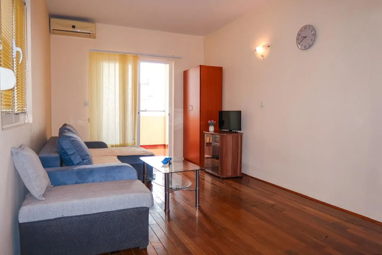 Sale, house, 400m², Hladna Uvala, Bar