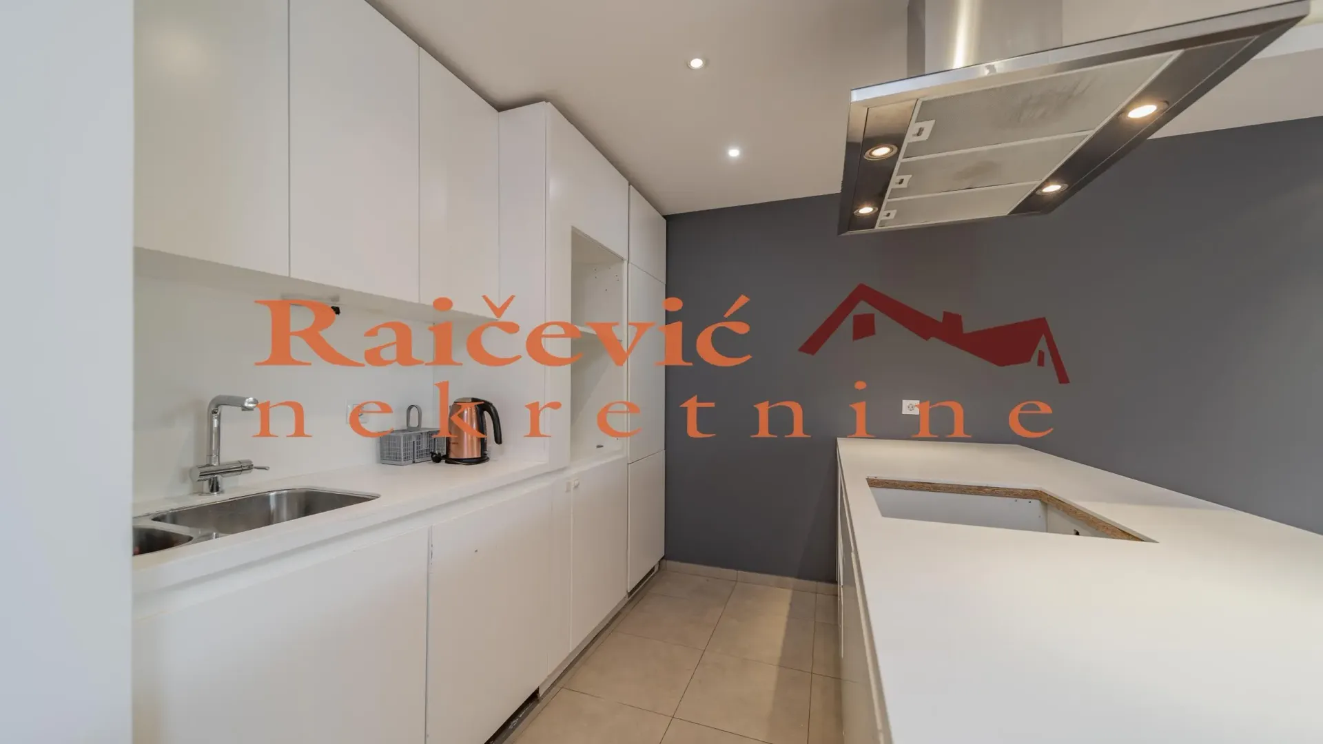 Rent, three bedroom apartment, 102m², Čukarica, Beograd