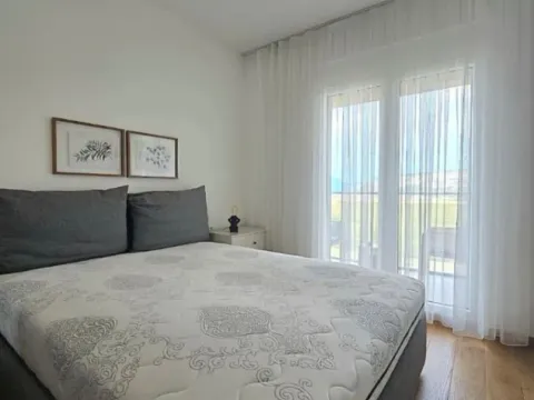 Izdavanje, jednosoban stan, 48m², City Kvart, Podgorica - image 9