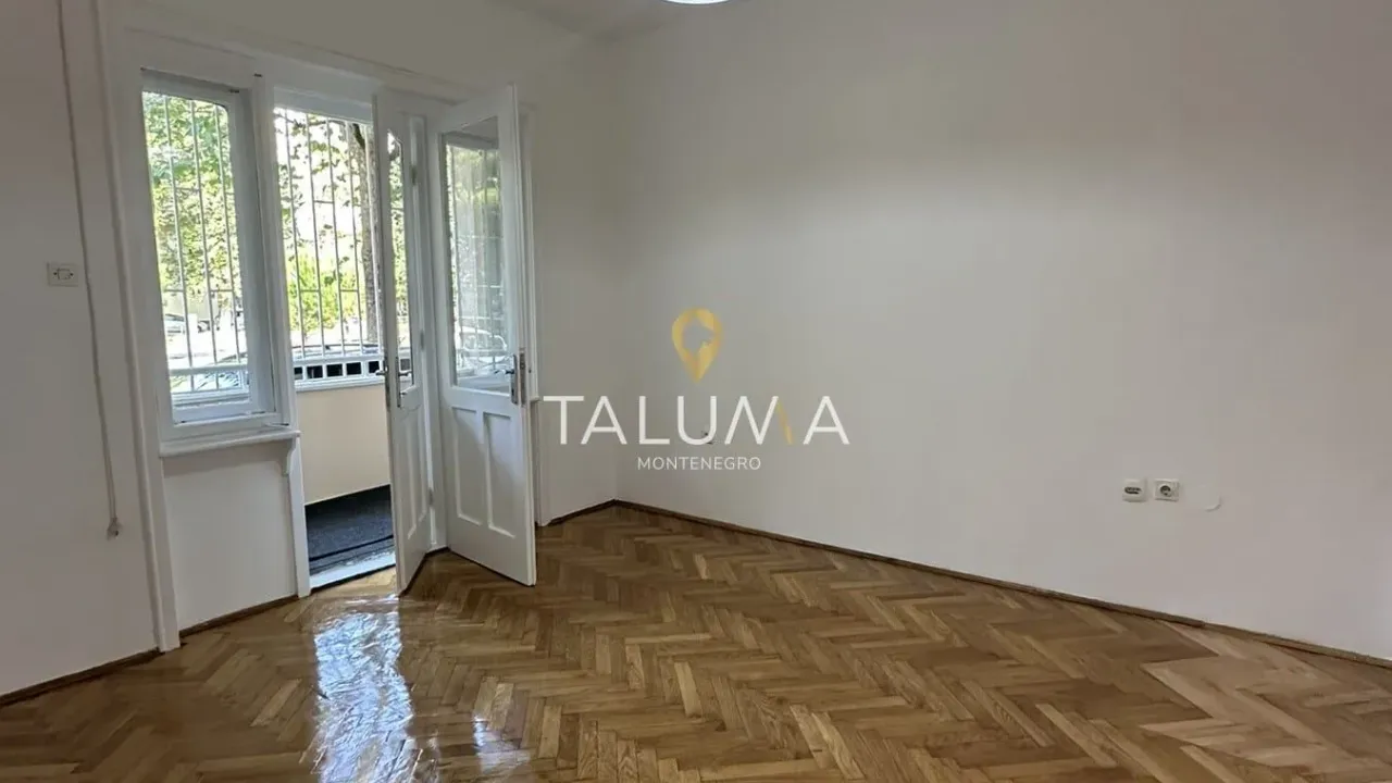 Izdavanje, jednosoban stan, 60m², Centar, Podgorica