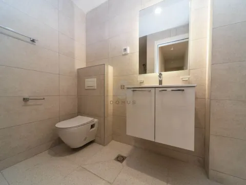 Prodaja, trosoban stan, 82m², Stari Aerodrom, Podgorica - image 6