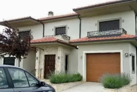 Izdavanje, kuća, 1000m², Tološi, Podgorica - image 3