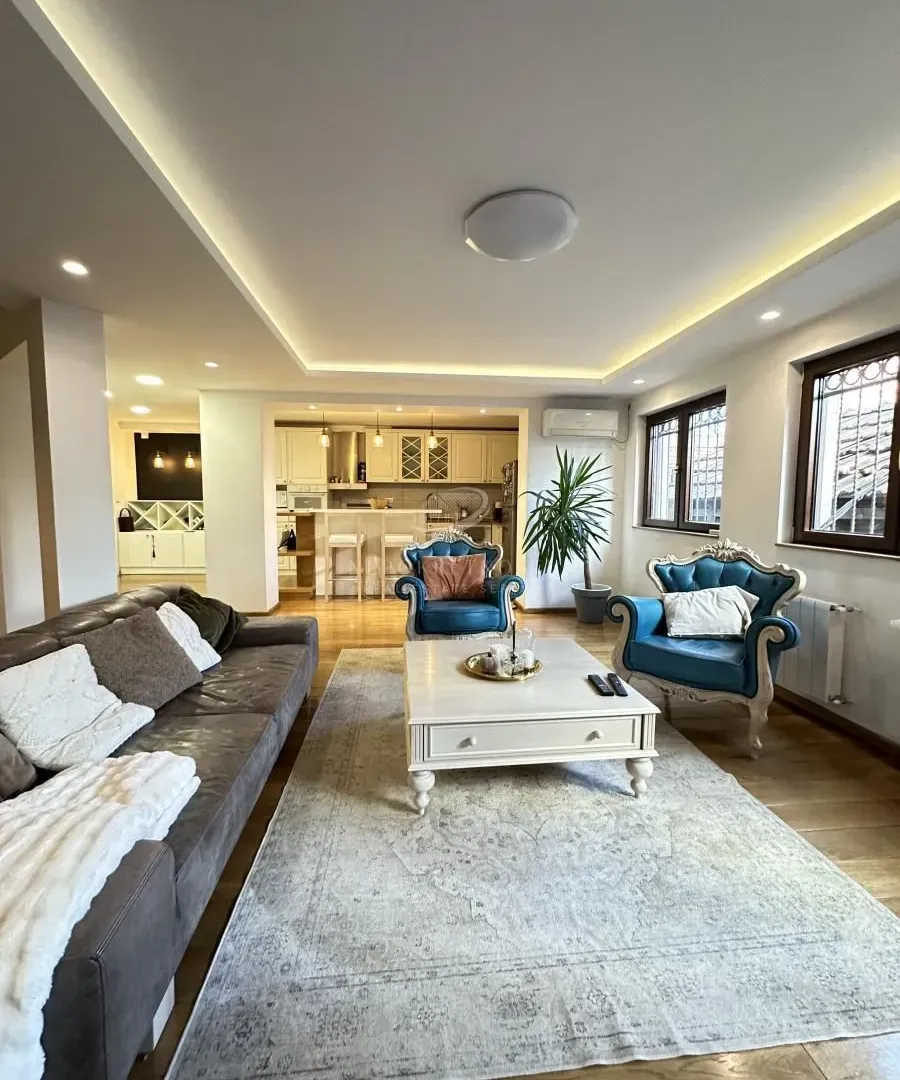 Prodaja, kuća, 300m², Lekino Brdo, Voždovac Sve Podlokacije